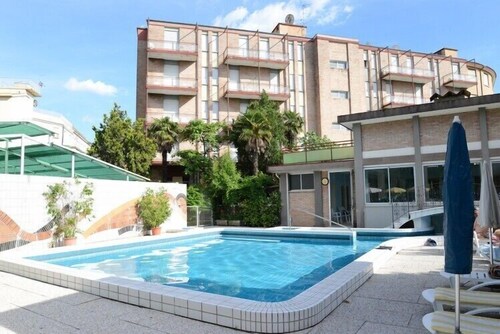 Piscina all'aperto