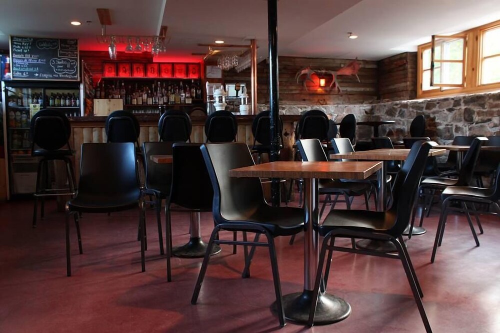 Hotel Bar