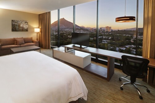 Holiday Inn Express & Suites Monterrey Valle, an IHG Hotel