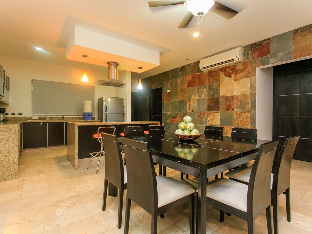 객실 내 식사 (아파트, 침실 2개, 욕조, 시내 전망 (Mamitas 1102 - 2 Bedrooms & Terrace))
