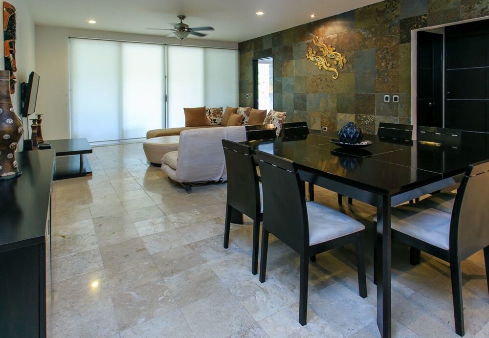 객실 내 식사 (아파트, 침실 2개, 욕조, 시내 전망 (Mamitas 1103 - 2 Bedrooms & Terrace))
