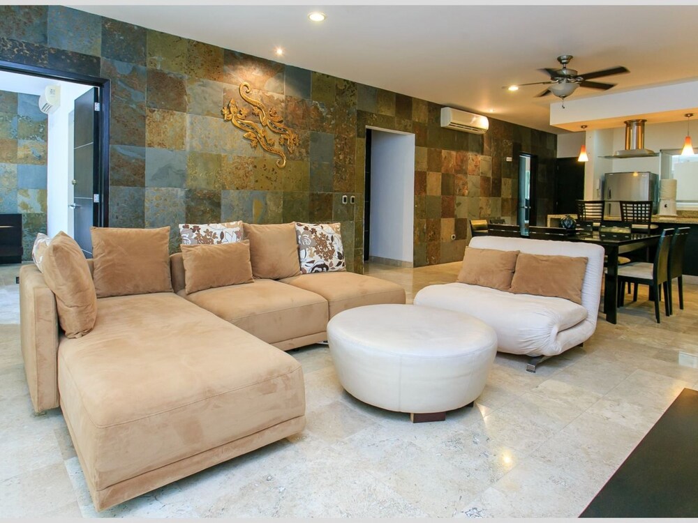 거실 공간 (아파트, 침실 2개, 욕조, 시내 전망 (Mamitas 1103 - 2 Bedrooms & Terrace))