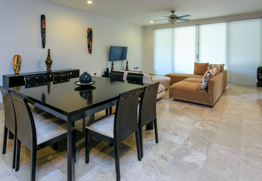 거실 공간 (아파트, 침실 2개, 욕조, 시내 전망 (Mamitas 1103 - 2 Bedrooms & Terrace))