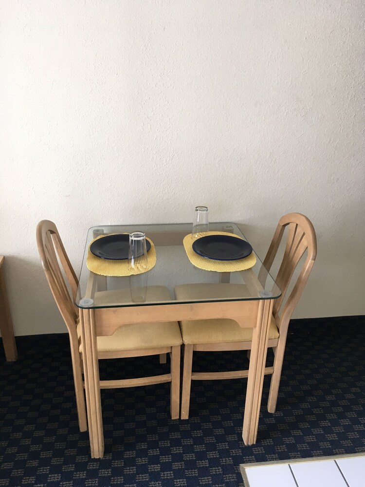 객실 내 식사 (콘도, 침실 1개, 바닷가 (395 Sq Feet))