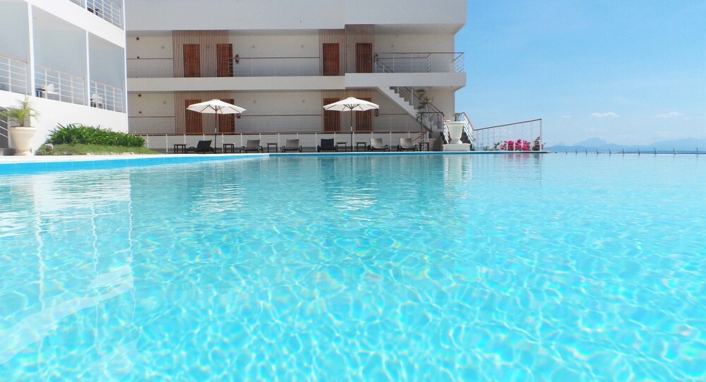 Infinity Pool