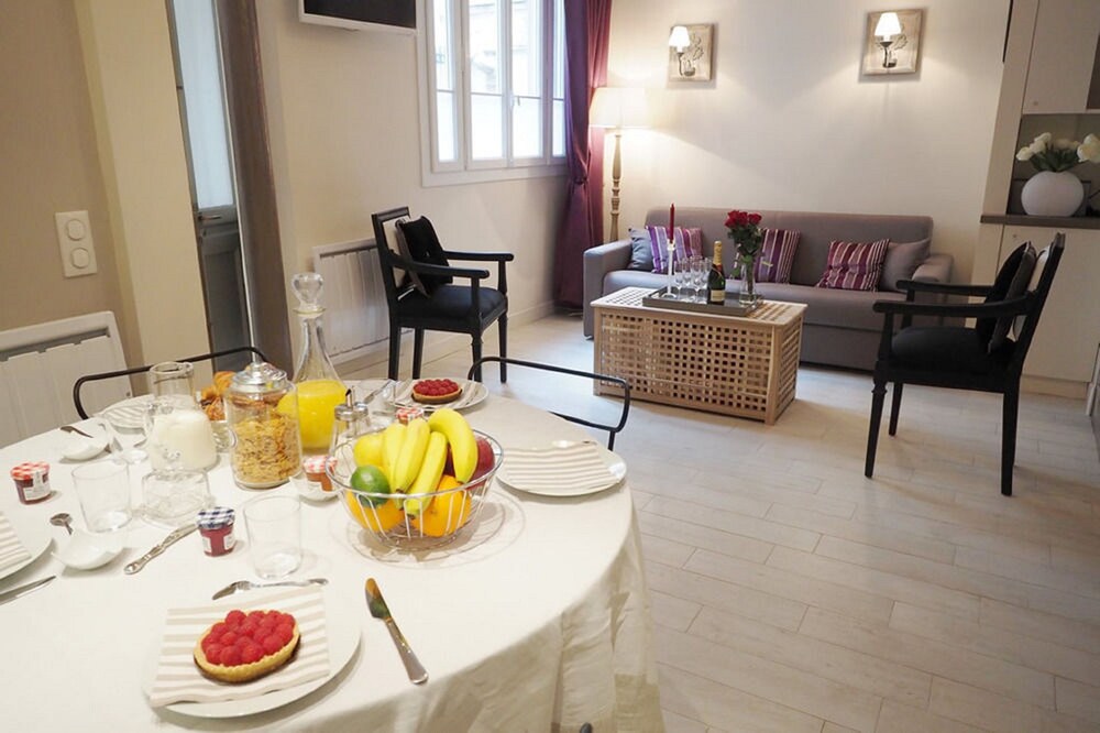 Saint Germain Elegant suite - Guestroom