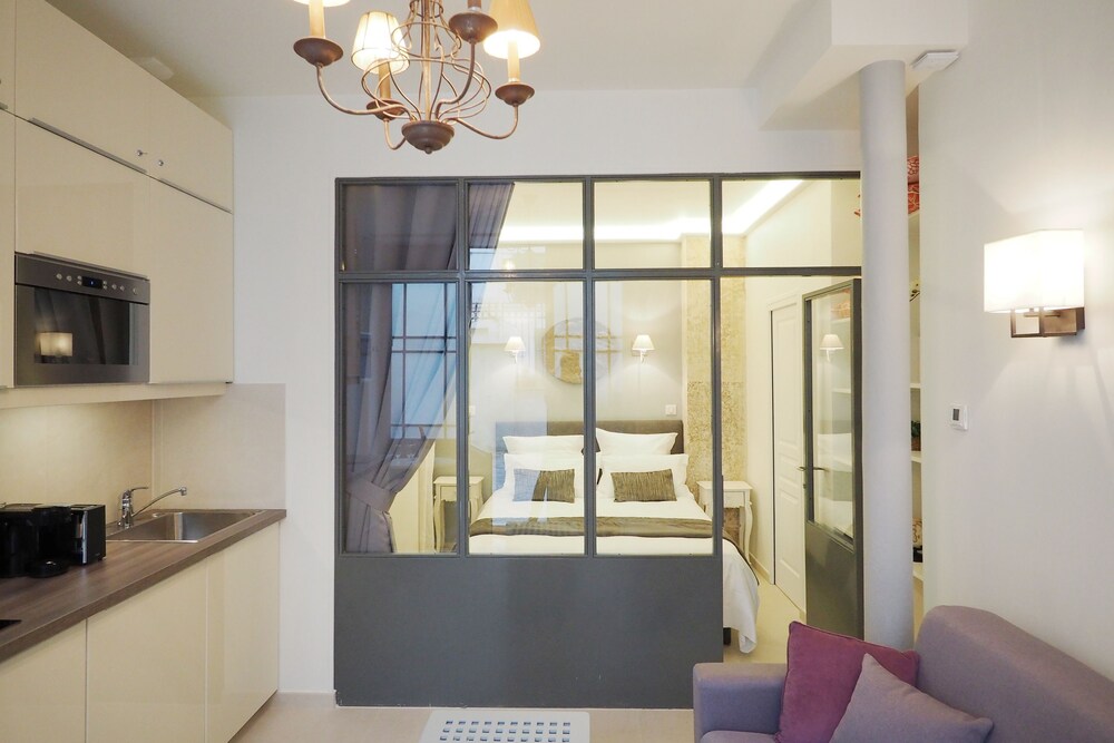 Saint Germain Cosy Suite - Living Room