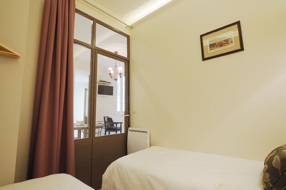 Saint Germain Elegant suite - Guestroom