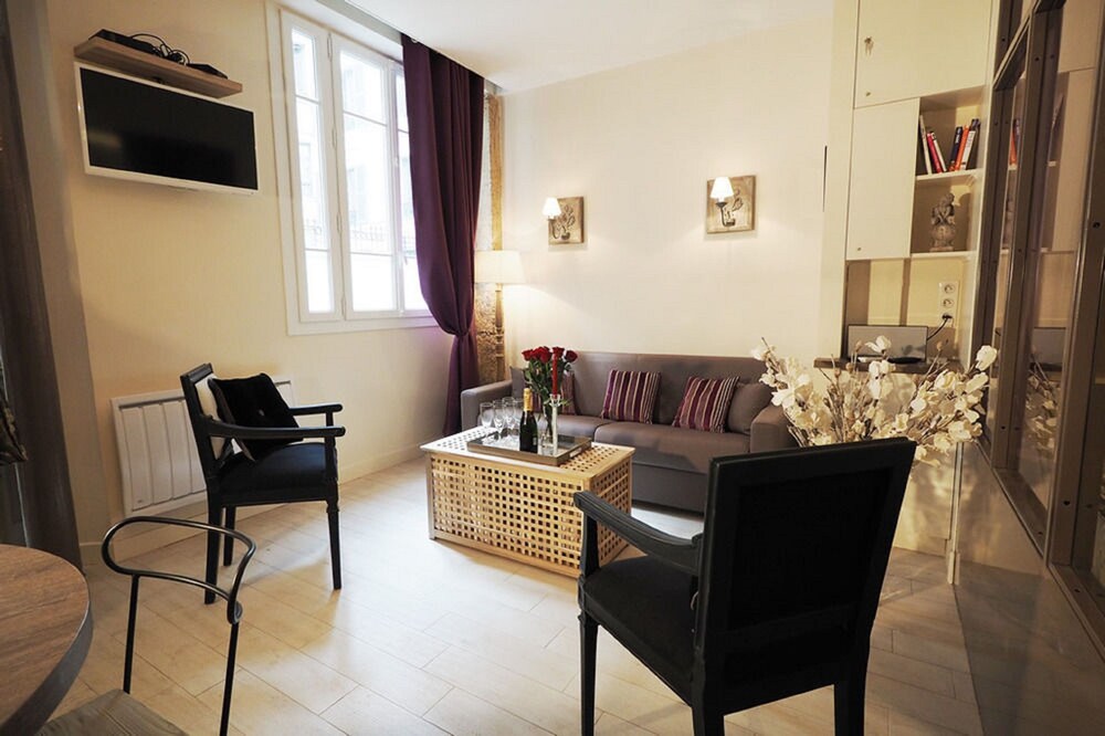 Saint Germain Elegant suite - Guestroom