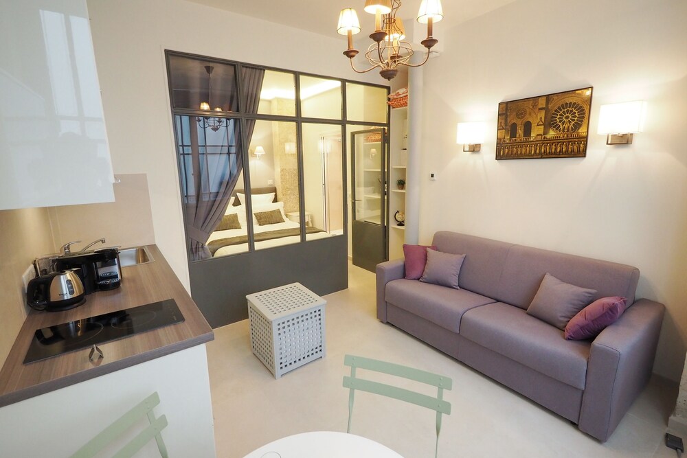 Saint Germain Cosy Suite - Living Area