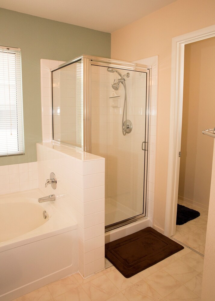 Luxury House, 3 Bedrooms, Mountain View - Jetted Tub