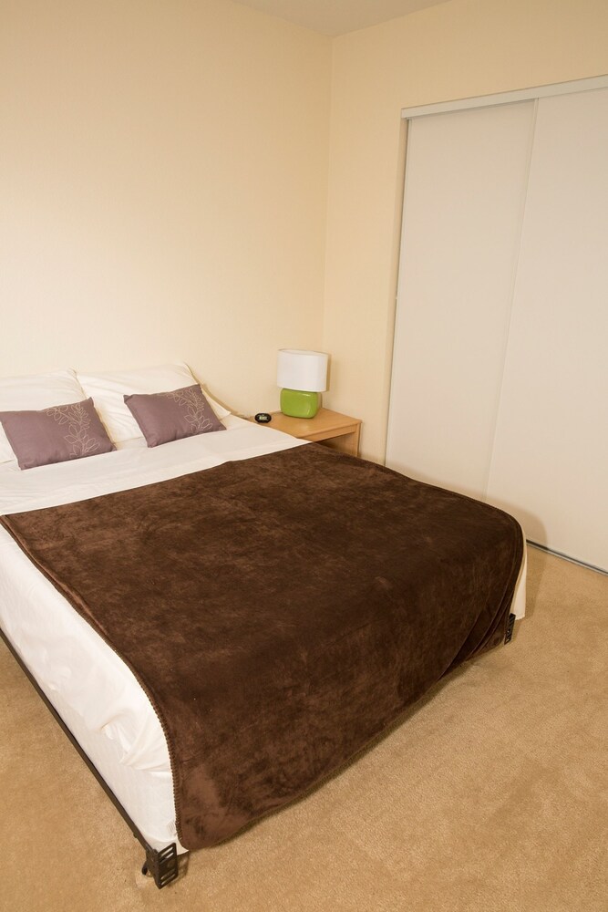 Luxury House, 3 Bedrooms, Mountain View - Guestroom