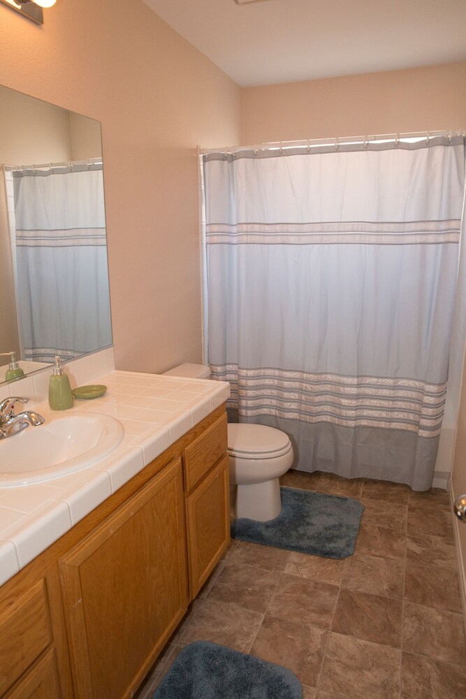Luxury House, 3 Bedrooms, Mountain View - Bathroom