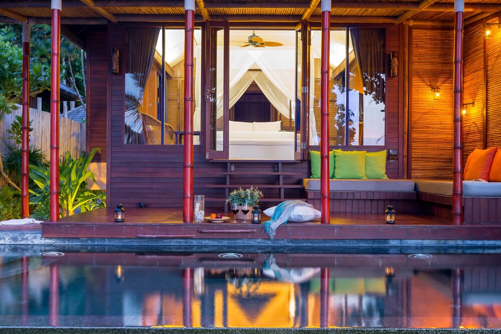 객실 (Beachfront Pool Villa)