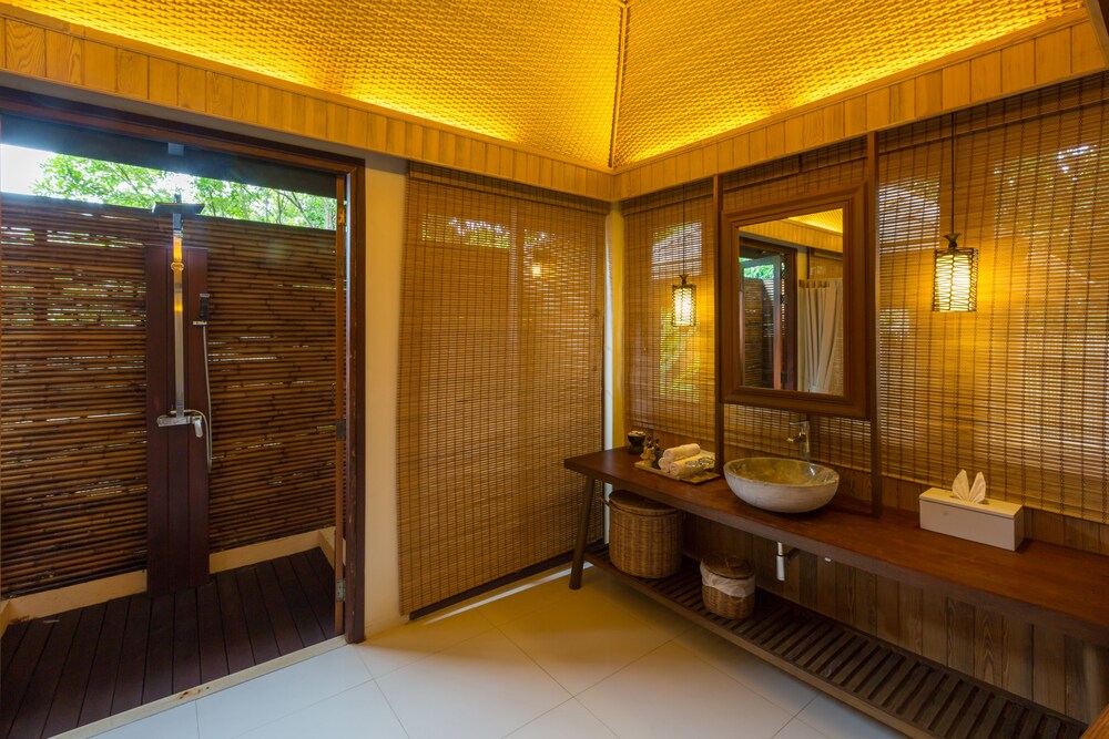 욕실 샤워 시설 (Sala Villa)