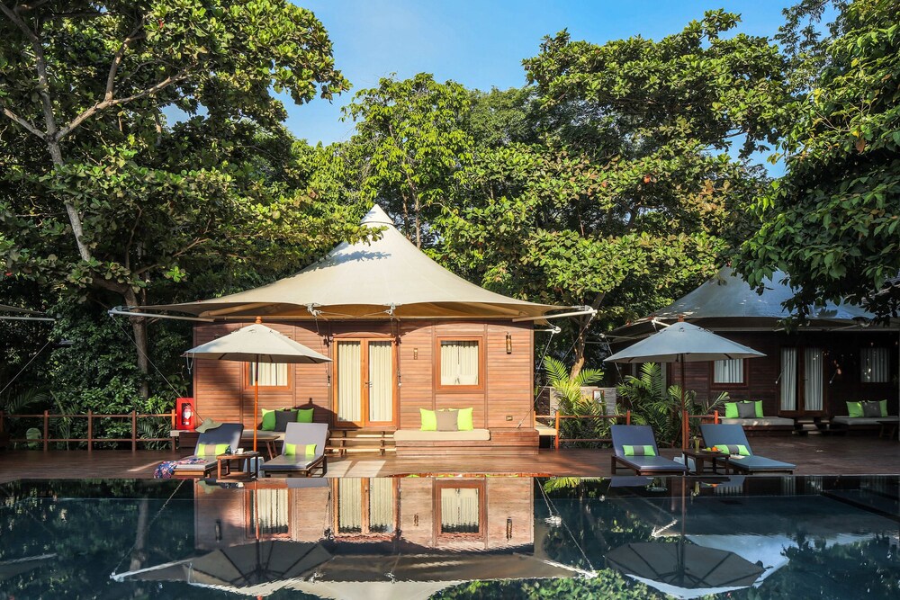 객실 (Tented Villa)