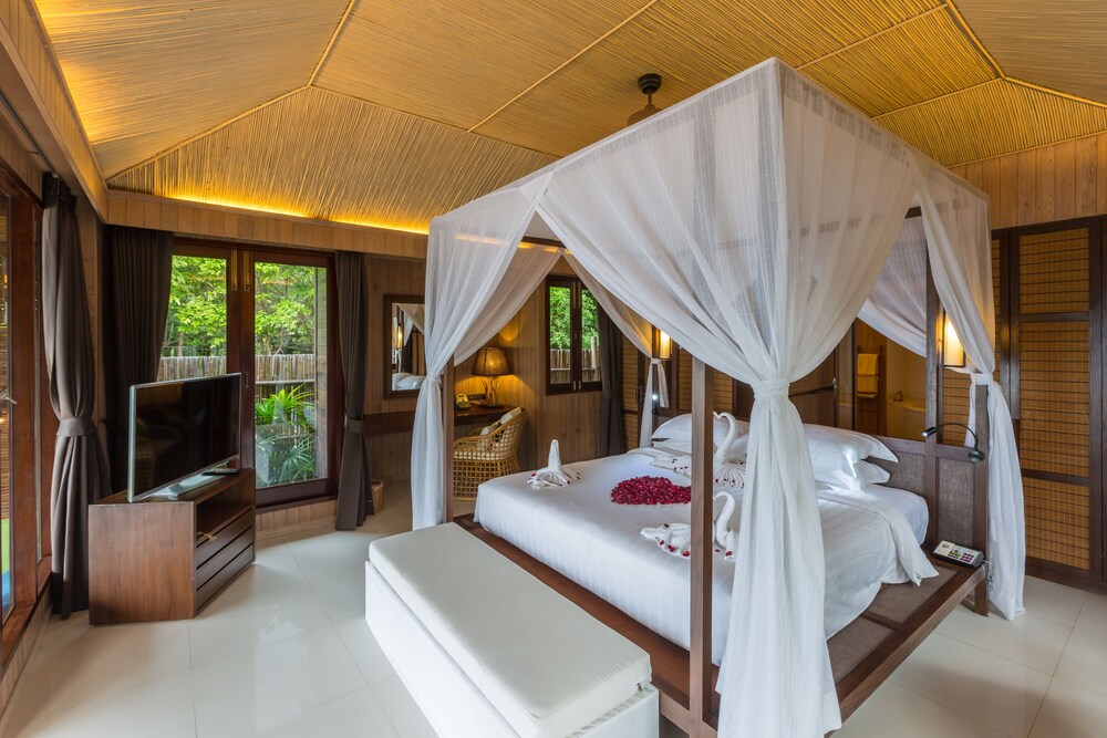 객실 (Beachfront Pool Villa)