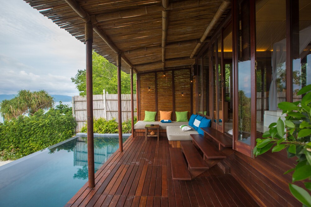 객실 전망 (Beachfront Pool Villa)