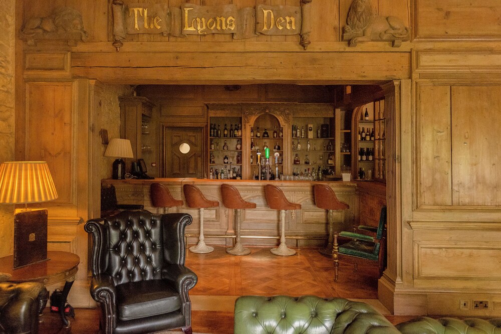 Hotel Bar