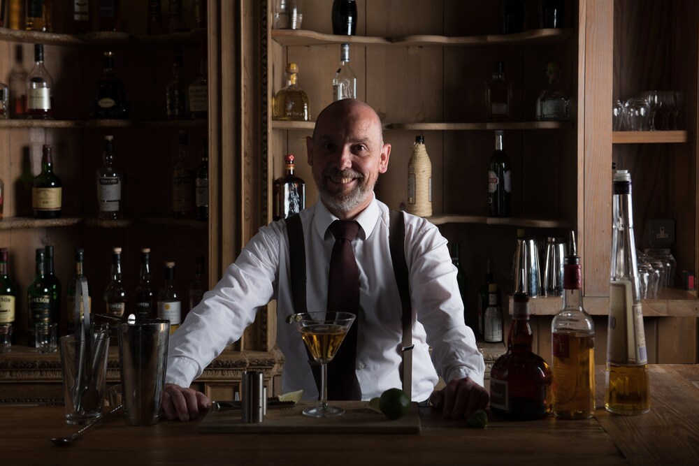 Hotel Bar