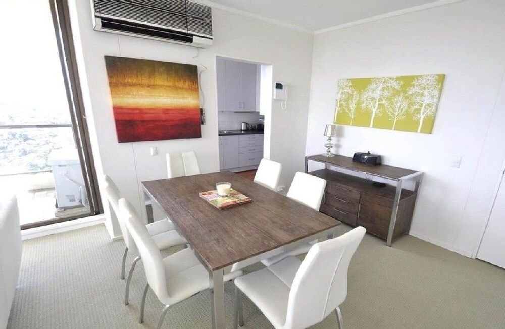North Sydney 21 Rig Furnished Apartment - In-Room Dining