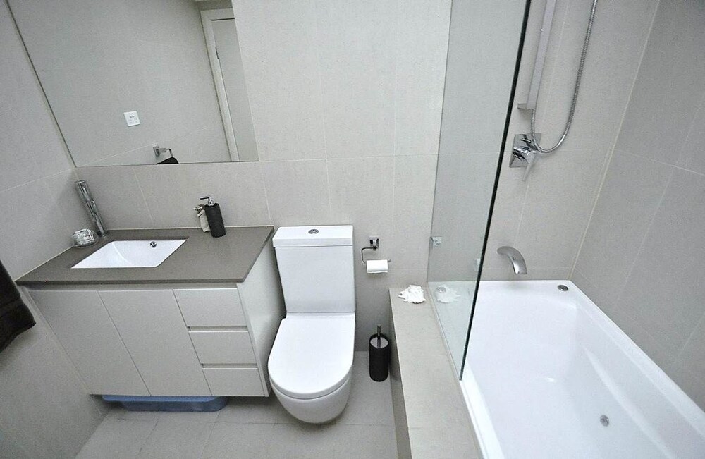 XNorth Sydney 16 Wal Furnished Apartment, 2 Bedrooms - Bathroom