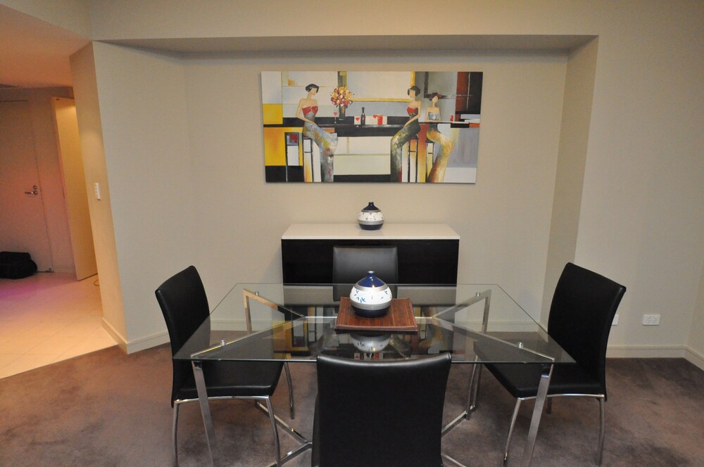 North Sydney 2207 Ber Furnished Apartment - Living Area