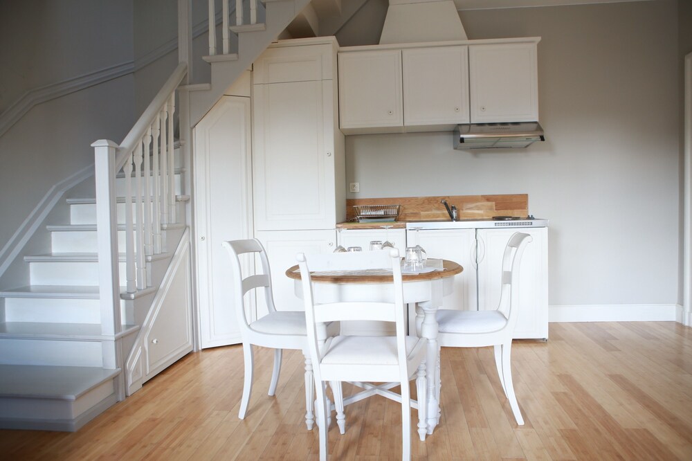 Keuken in kamer: Luxe maisonnette, keuken, Uitzicht op de stad