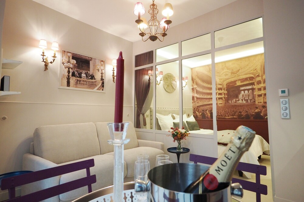 Palais Royal Suite - Living Room