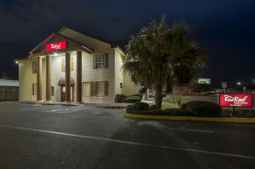 Red Roof Inn & Suites Pensacola - NAS Corry