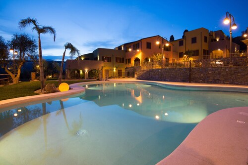 Leonardo Resort