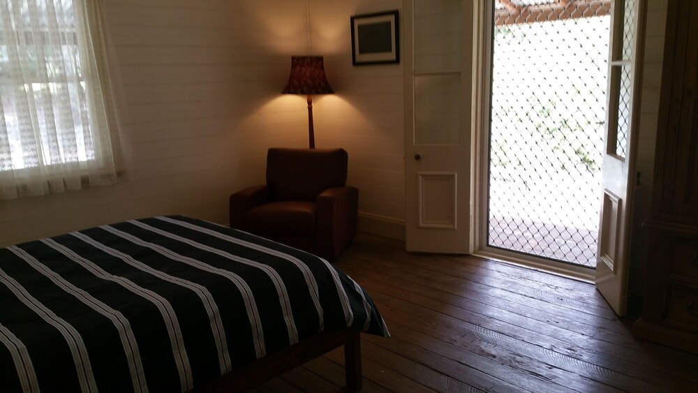 Cottage, 4 Bedrooms, Mountain View (2 Queen, 2 Single and 2 Bunk beds) - Guestroom