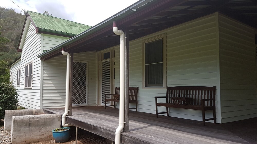 Cottage, 4 Bedrooms, Mountain View (2 Queen, 2 Single and 2 Bunk beds) - Living Area