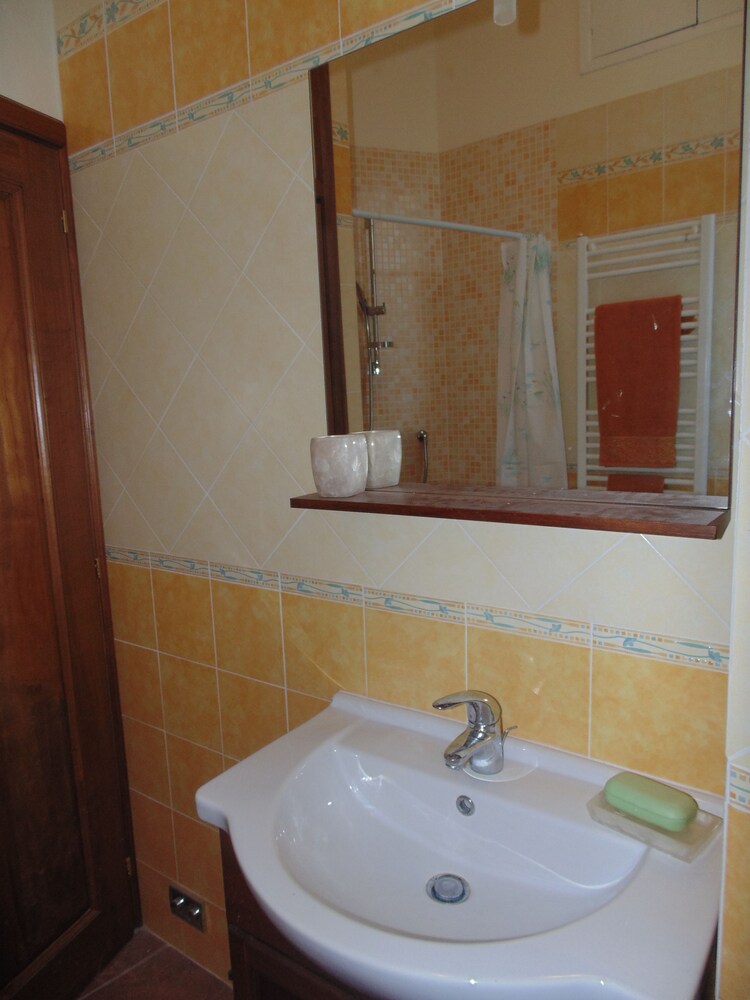 욕실 (아파트 (Location Address: Borgo la Noce 9))