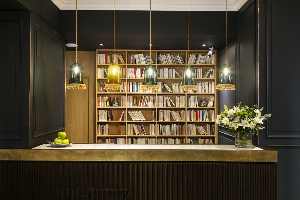 Interior entrance, Hotel Square Louvois