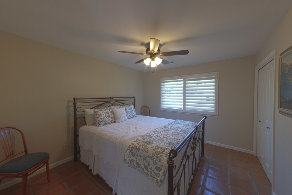 House, 4 Bedrooms - Room