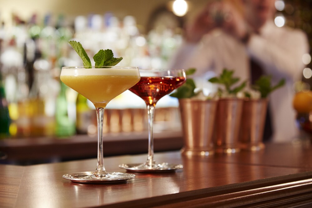 Hotel Bar
