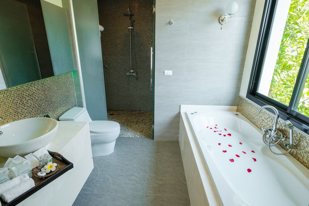 Jetted Tub