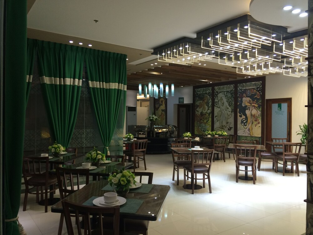 Food Court