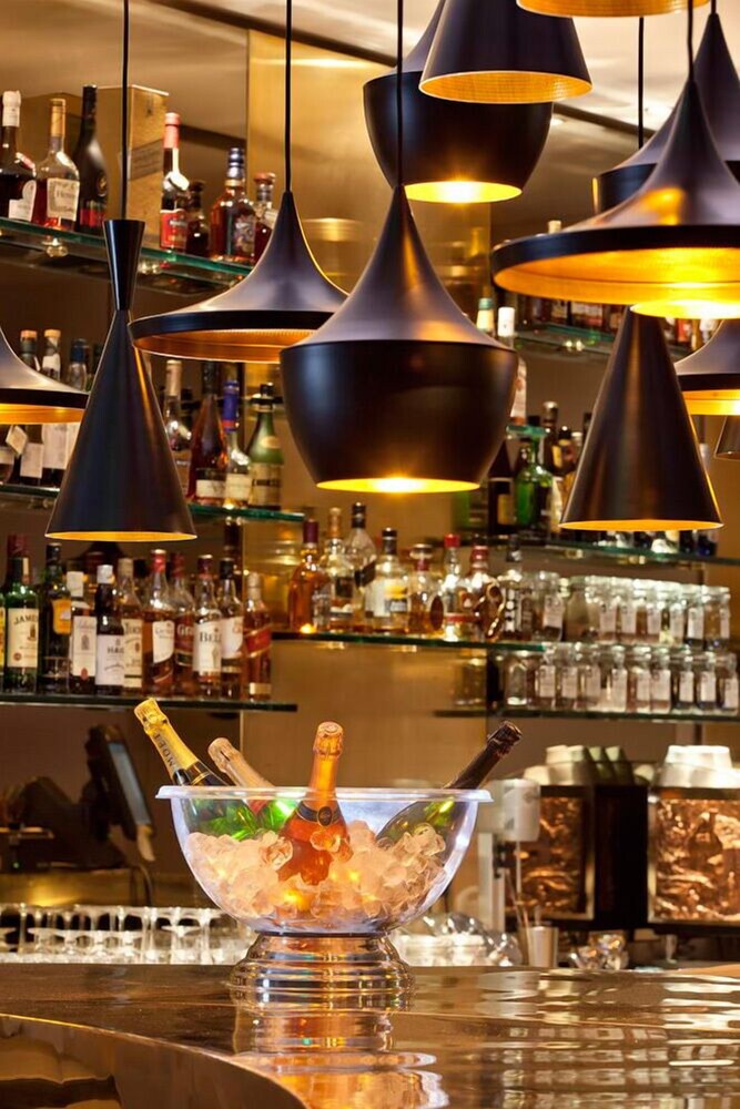 Hotel Bar