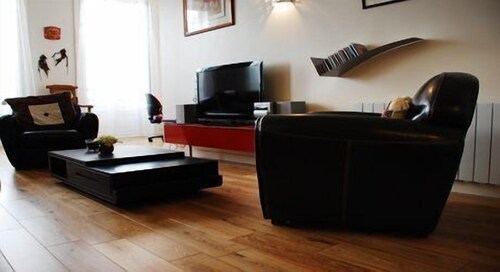Apartment, 1 Bedroom - Living Room