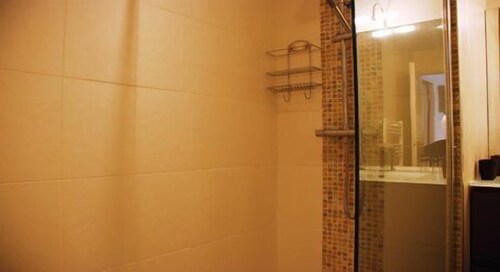 Apartment, 1 Bedroom - Bathroom Shower
