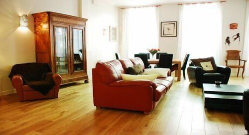 Apartment, 1 Bedroom - Living Room