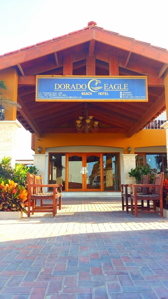 Fachada del hotel