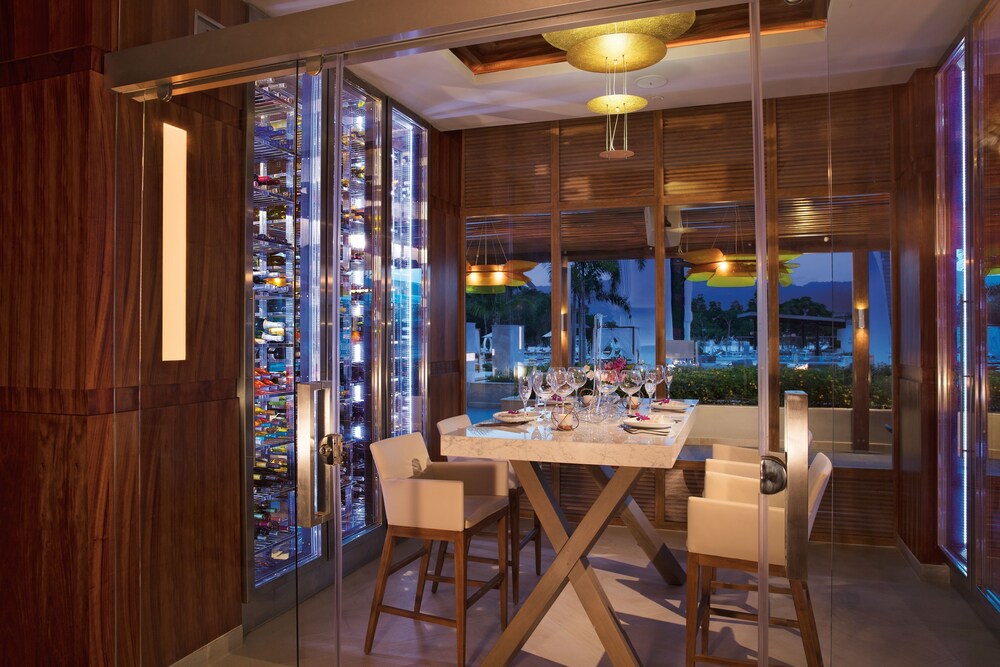 Couples Dining