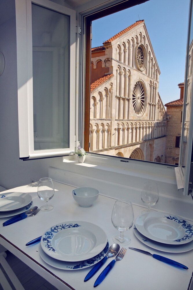 Vista della camera (Suite monolocale Design, frigorifero e microonde, piano elevato)
