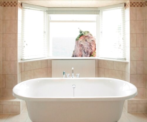 Deep Soaking Bathtub