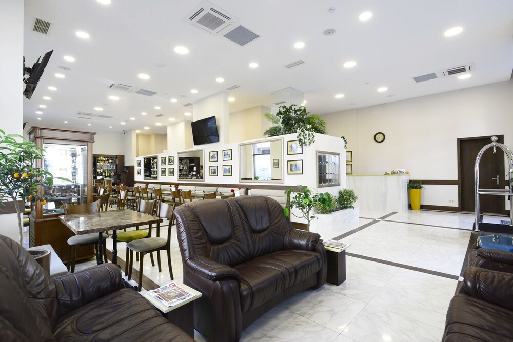 Hotel Lounge