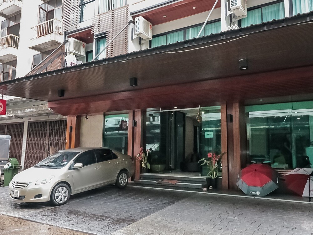 호텔 입구