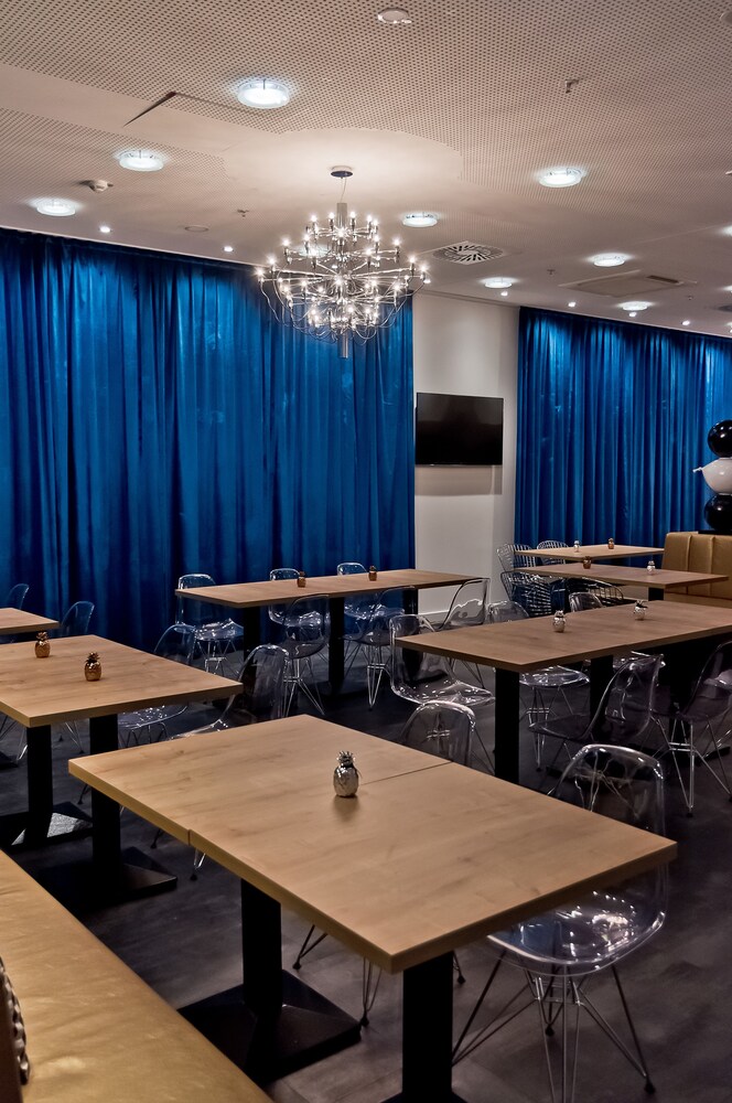 Lobby-Lounge